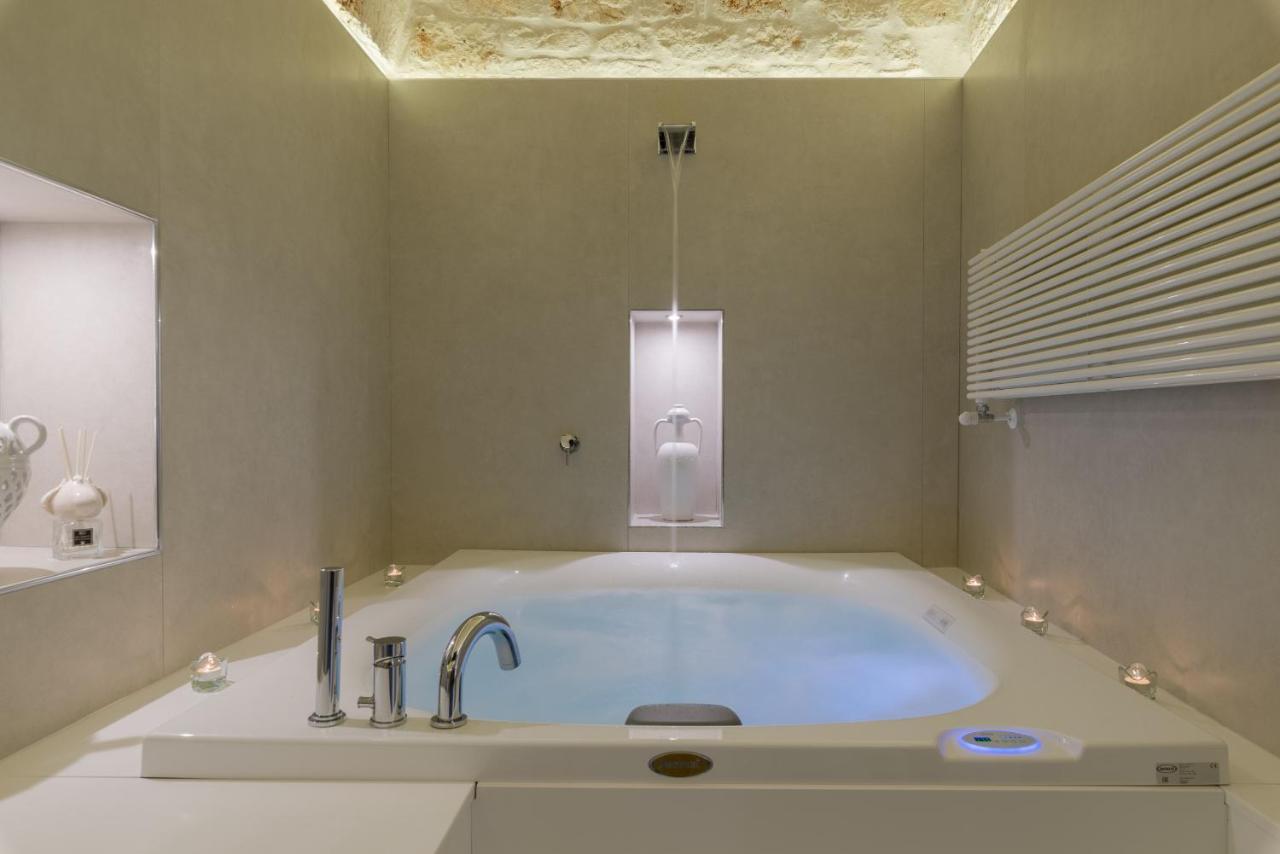 Pregiata Suite 25 ออสตูนี ภายนอก รูปภาพ